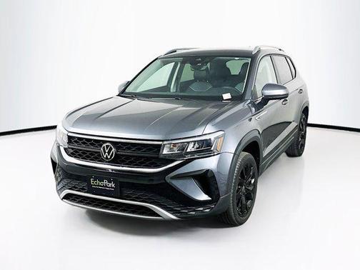 Platinum Gray Metallic 2023 Volkswagen Taos 1.5T SE