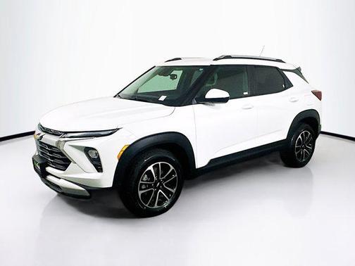 Summit White 2025 Chevrolet Trailblazer LT