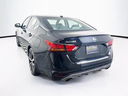 2022 Nissan Altima SR FWD