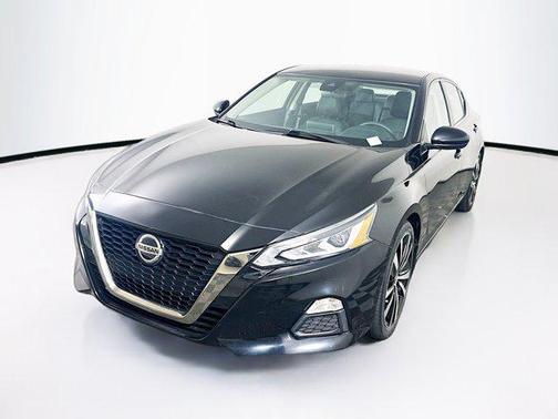2022 Nissan Altima SR FWD