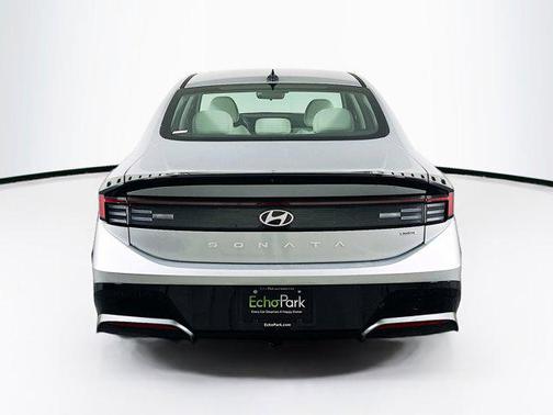 2024 Hyundai SONATA Hybrid SE