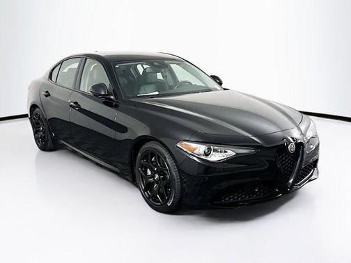 2021 Alfa Romeo Giulia Base