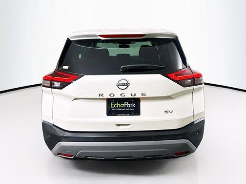 Pearl White Tricoat 2023 Nissan Rogue SV