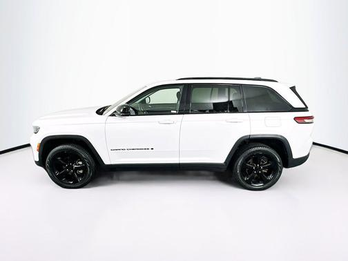 Bright White Clearcoat 2023 Jeep Grand Cherokee Limited