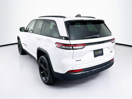 Bright White Clearcoat 2023 Jeep Grand Cherokee Limited