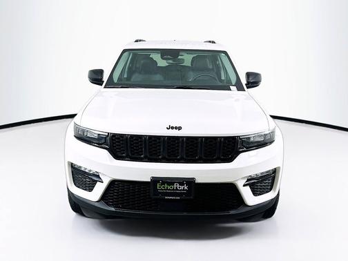 Bright White Clearcoat 2023 Jeep Grand Cherokee Limited