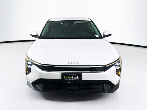 Snow White Pearl 2025 Kia K4 LXS