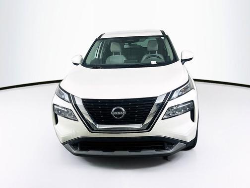 Pearl White Tricoat 2023 Nissan Rogue SV