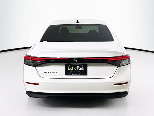Platinum White Pearl 2025 Honda Accord SE