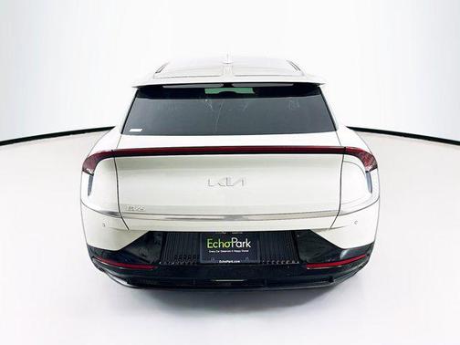 Glacier 2024 Kia EV6 Wind