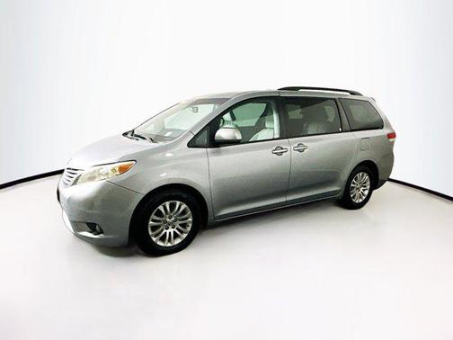 2013 Toyota Sienna XLE