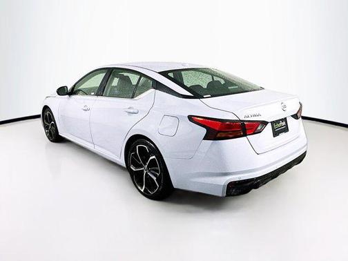 2023 Nissan Altima SR FWD