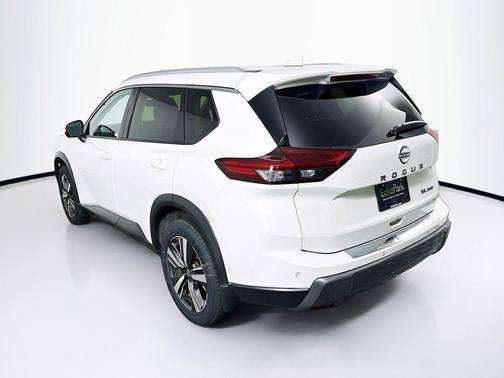 Everest White Pearl 2024 Nissan Rogue SL