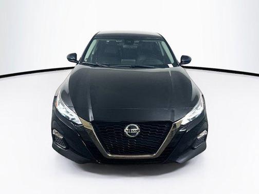 2022 Nissan Altima SR FWD