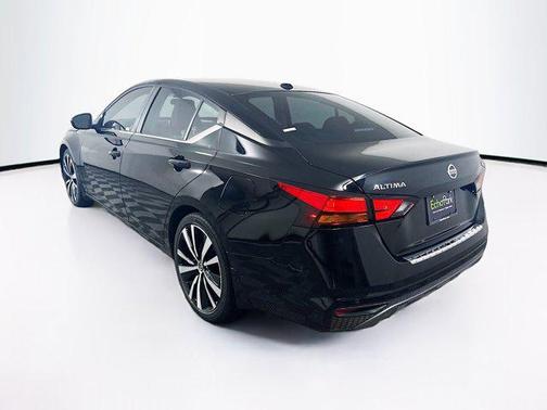 2022 Nissan Altima SR FWD