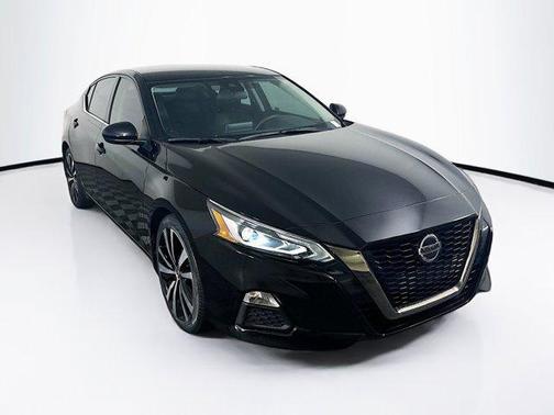 2022 Nissan Altima SR FWD