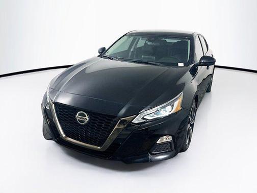 2022 Nissan Altima SR FWD