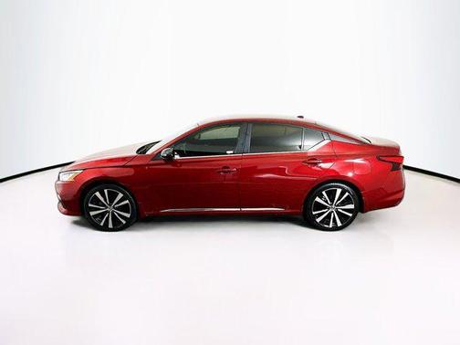 2022 Nissan Altima SR FWD