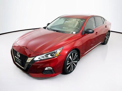 2022 Nissan Altima SR FWD