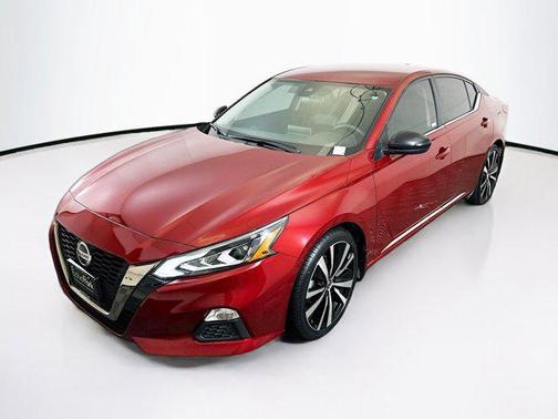 2022 Nissan Altima SR FWD