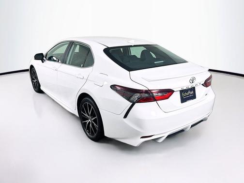Ice Cap 2024 Toyota Camry SE
