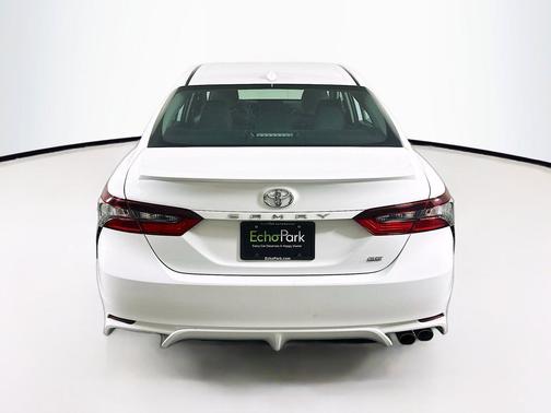 Ice Cap 2024 Toyota Camry SE