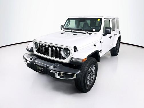 Bright White Clearcoat 2025 Jeep Wrangler 4-Door Sahara 4x4