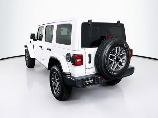 Bright White Clearcoat 2025 Jeep Wrangler 4-Door Sahara 4x4