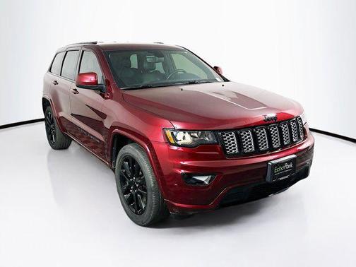 2022 Jeep Grand Cherokee Laredo