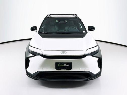 Wind Chill Pearl 2025 Toyota bZ4X XLE