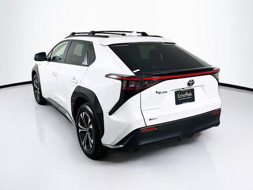 Wind Chill Pearl 2025 Toyota bZ4X XLE