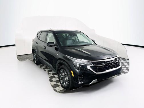 Fusion Black 2026 Kia Seltos LX