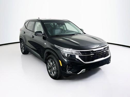 Fusion Black 2026 Kia Seltos LX