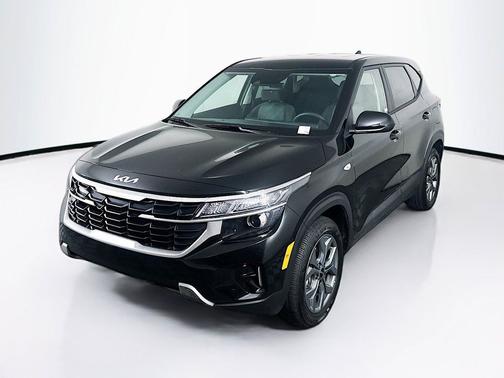 Fusion Black 2026 Kia Seltos LX