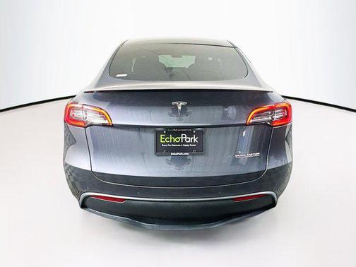 2022 Tesla Model Y Long Range Dual Motor All-Wheel Drive