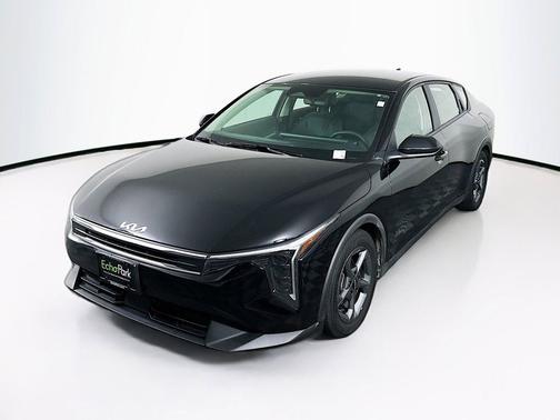 Aurora Black Pearl 2025 Kia K4 LXS