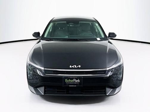 Aurora Black Pearl 2025 Kia K4 LXS