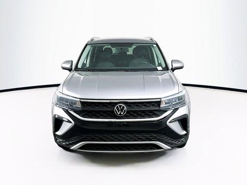 Pyrite Silver Metallic 2022 Volkswagen Taos 1.5T SE