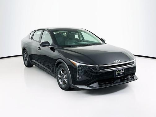 Aurora Black Pearl 2025 Kia K4 LXS