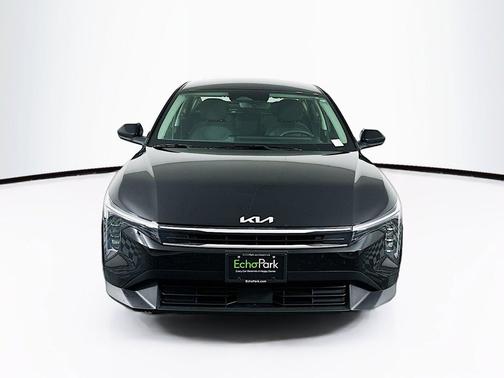 Aurora Black Pearl 2025 Kia K4 LXS