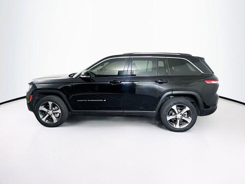 Diamond Black Crystal Pearlcoat 2022 Jeep Grand Cherokee 4xe Base