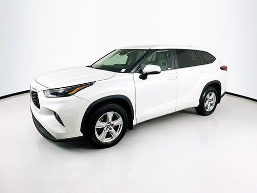 2023 Toyota Highlander LE