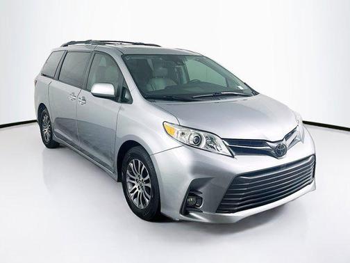 2018 Toyota Sienna XLE
