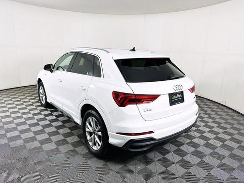 Arkona White 2024 Audi Q3 Premium 45 TFSI S line quattro Tiptronic