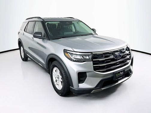Iconic Silver Metallic 2025 Ford Explorer Active