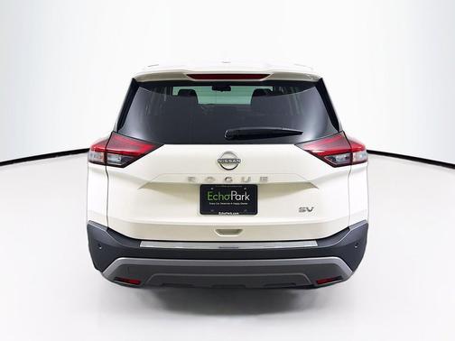 Pearl White Tricoat 2023 Nissan Rogue SV