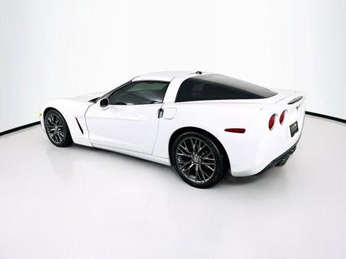 Arctic White 2005 Chevrolet Corvette Base
