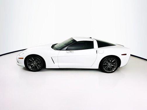 Arctic White 2005 Chevrolet Corvette Base