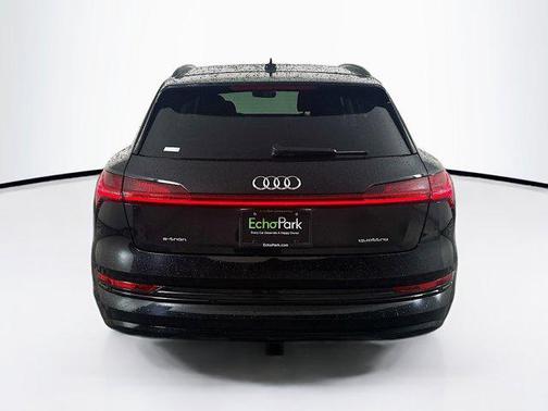 2021 Audi e-tron Premium Plus