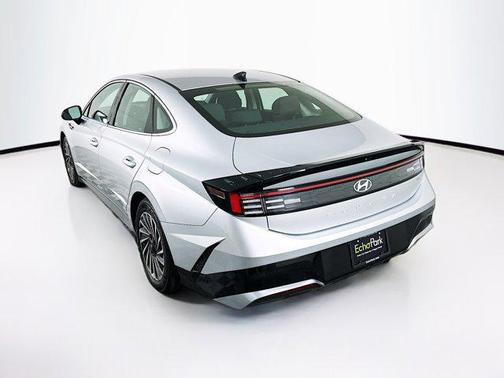 2025 Hyundai SONATA Hybrid SE